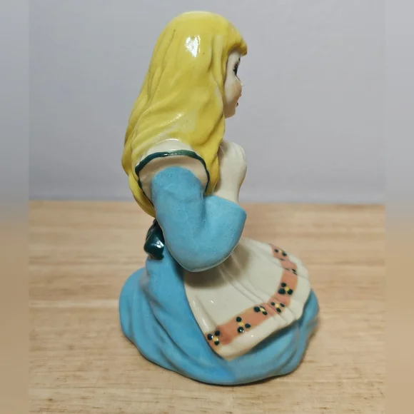 Vintage Ceramic Arts Studio Betty Harrington Disney Alice In Wonderland Figurine